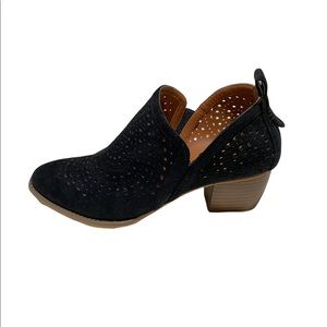 Francesca's Black Stacked Ankle Boots Leather Size 9